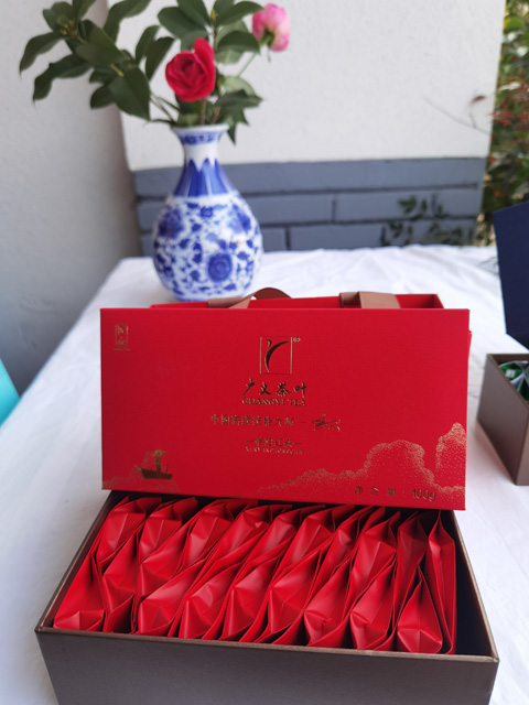 【大別山精神系列一特級信陽紅茶伴手禮（匠心）】大別山脈、核心產(chǎn)區(qū)、高山茶園、匠心制作  980元/盒